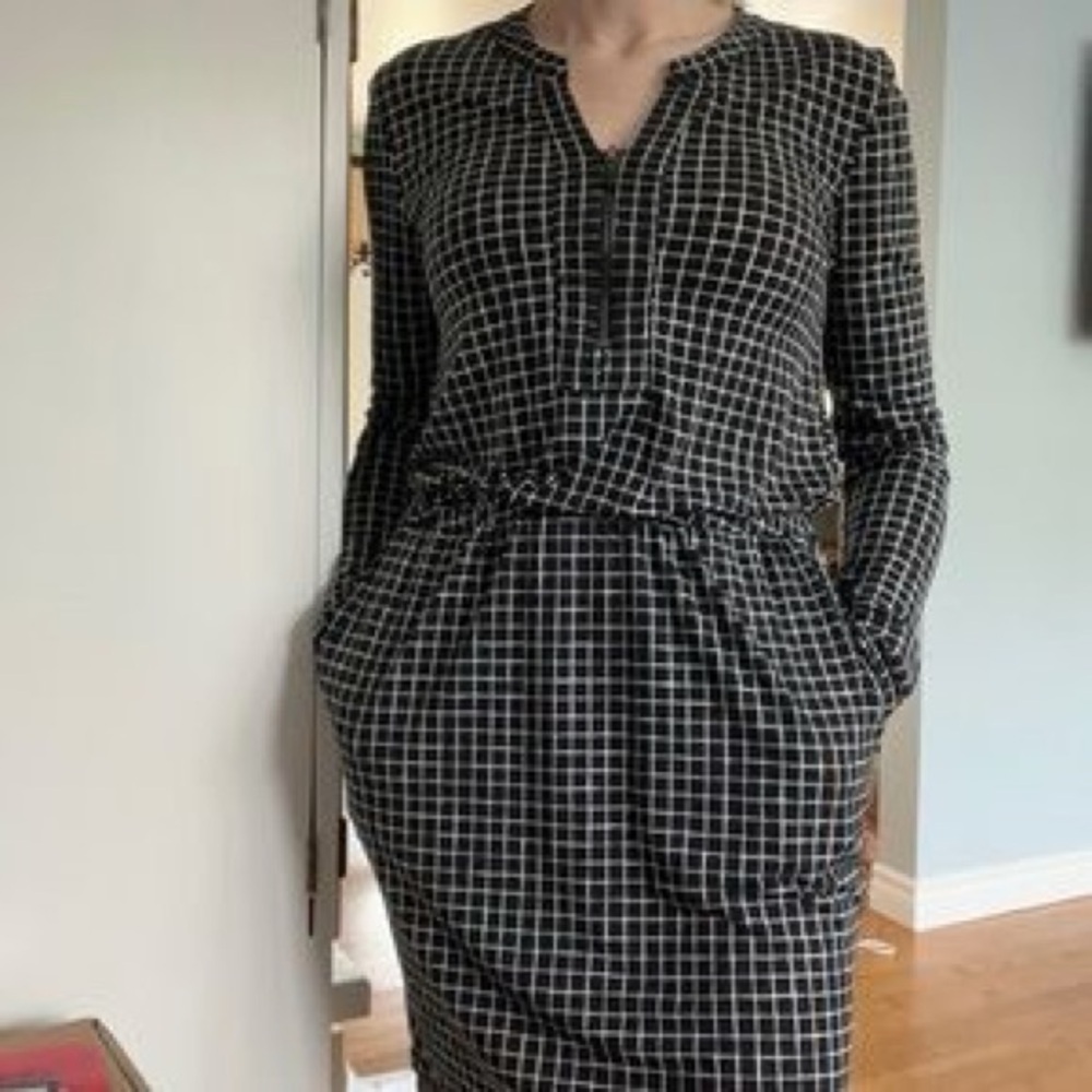 Banana Republic Check Long Sleeve V-Neck Quarter Zip Shift Dress- B/W Size M
